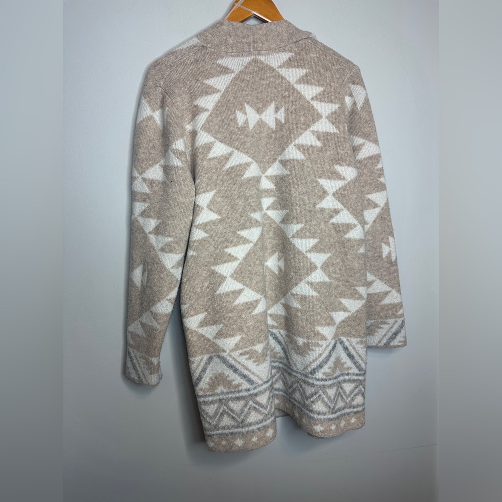 Frye Women's Xlarge Beige and White Geometric Aztec long Cardigan Sweater - Picture 6 of 9